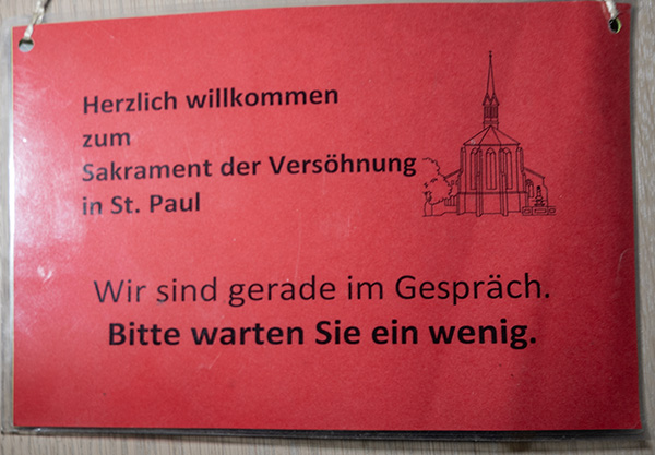 Schild am Beichtzimmer